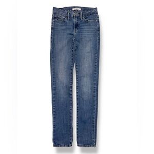LEVI’S Medium Wash Mid Rise Slimming Slim Jeans